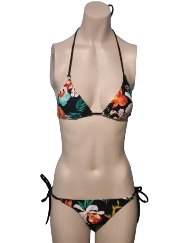 bikini rip curl exotic
idéal pour être la plus jolie sur la plage
80% POLYAMIDE/20% ELESTHANNE
TAILLE