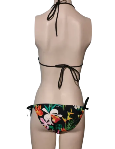 bikini rip curl exotic
idéal pour être la plus jolie sur la plage
80% POLYAMIDE/20% ELESTHANNE
TAILLE